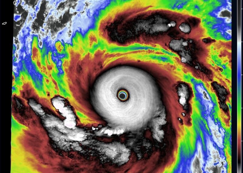 台灣新聞通訊社-強颱辛樂克「35年來最強4月颱」！恐怖衛星雲圖曝　登頂風王路徑大迴轉