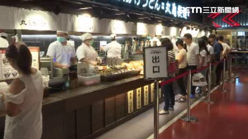 台灣新聞通訊社-丸龜製麵普通卻天天排隊！老饕曝「3大優點」：完全吃不膩
