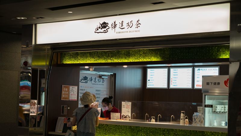 台灣新聞通訊社-幸運兒是你？僅花61元買「樺達奶茶」爽中200萬　獎落地點曝光