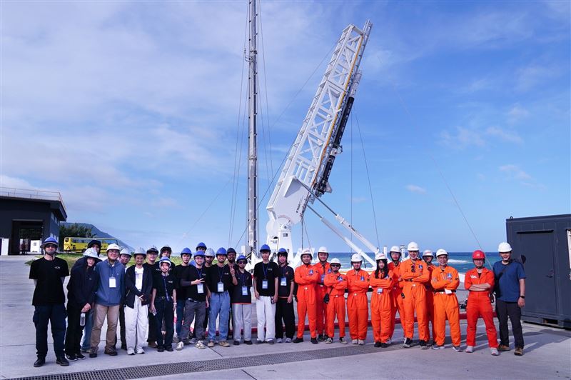 台灣新聞通訊社-半導體之後…台灣還需要一支「太空國家隊」陽明交大太空所把火箭送上天