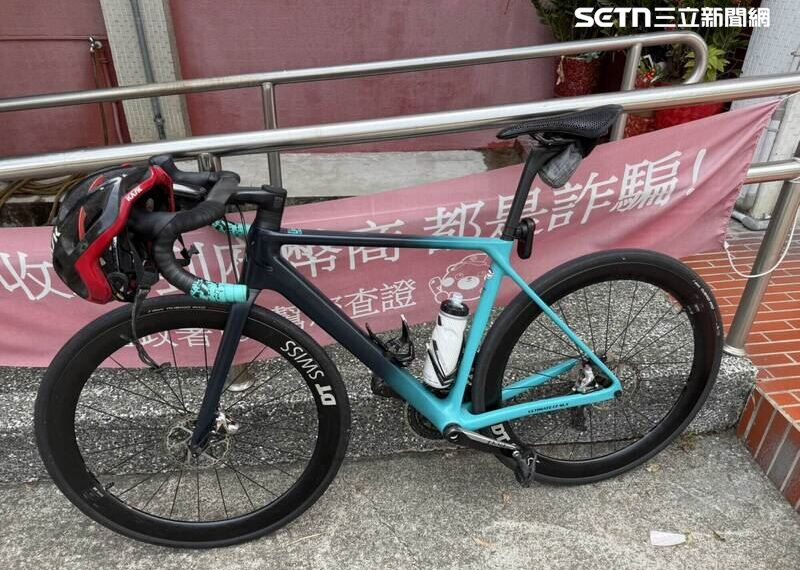 台灣新聞通訊社-彰警暖舉成超強國民外交!丹麥男騎「30萬神車」遭撞噴飛:台灣警察好棒