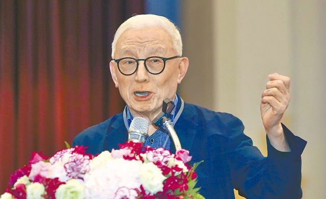 台灣新聞通訊社-曹興誠遭「4大單位認證沒捐款」 律師：把法官當傻瓜？