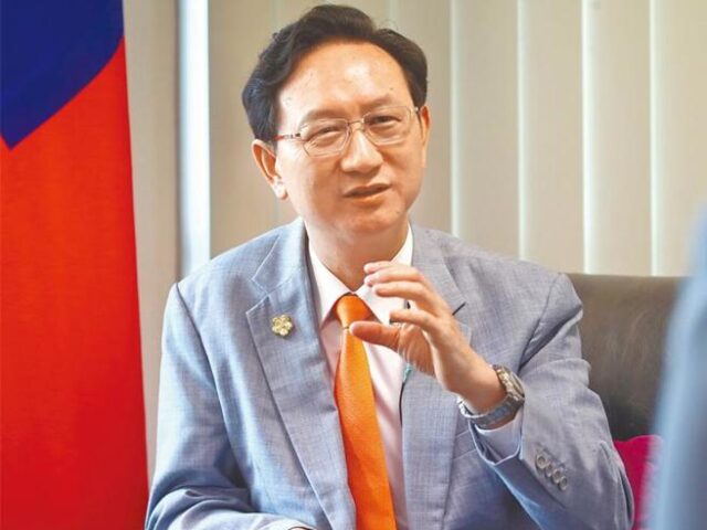 台灣新聞通訊社-童振源曝新加坡外籍人才戰略：分層引才、精準控管