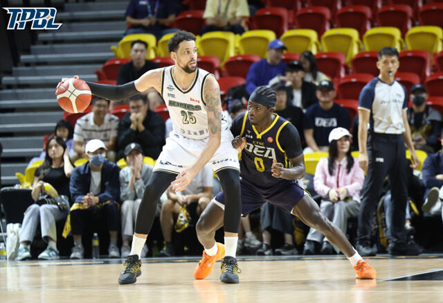 台灣新聞通訊社-TPBL》國王重挫特攻 季後賽挑戰例行賽龍頭雲豹
