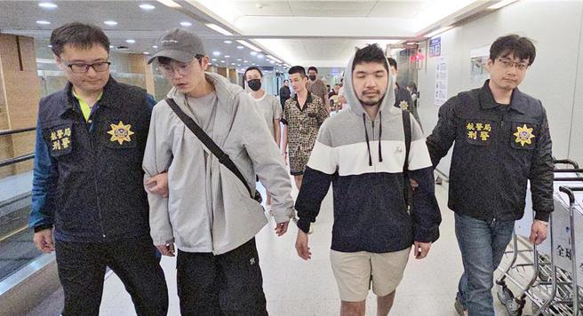 台灣新聞通訊社-晚安小雞被逼脫光「鉛筆捅肛門」30人圍觀大笑 曝柬埔寨監獄黑暗生活