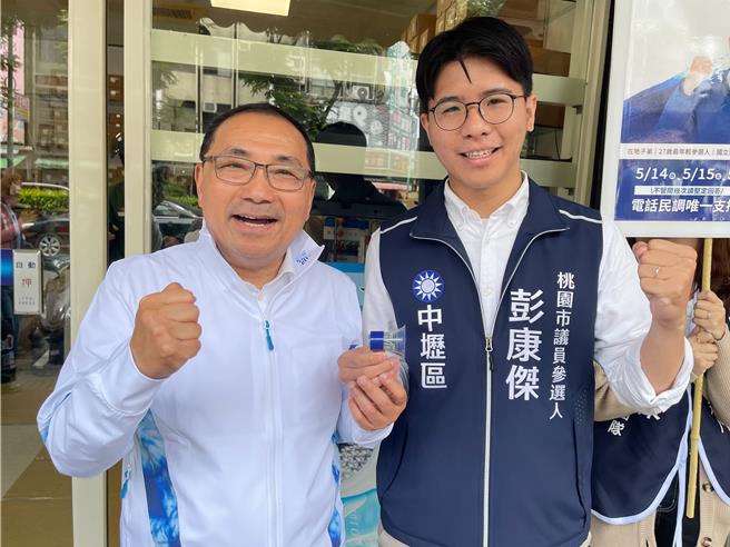 台灣新聞通訊社-侯友宜陪子弟兵新明市場拜票 表態支持三班護病比入法