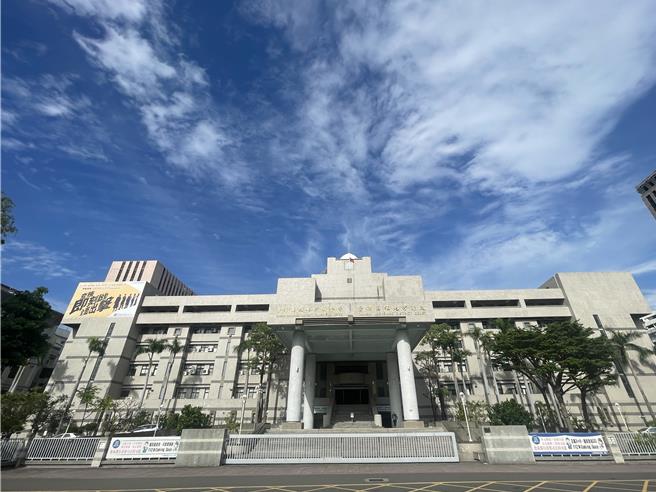 台灣新聞通訊社-為讓前任死心！他帶假女友赴約 醋女當街掌摑對方代價出爐