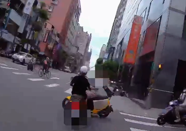台灣新聞通訊社-新北毒駕男拒檢逃逸 闖紅燈發生車禍遭逮