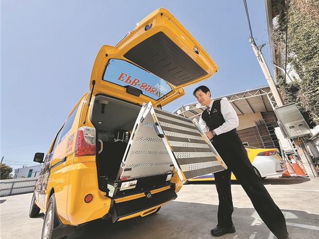 台灣新聞通訊社-270人搶1輛車！北市通用計程車大減量 身障族嘆比復康難預約