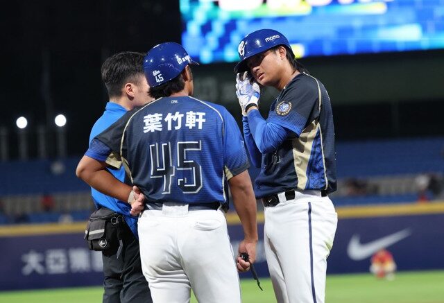 台灣新聞通訊社-中職》龍邦「球傳歪？」爭議延燒 孔念恩：手套在我臉上