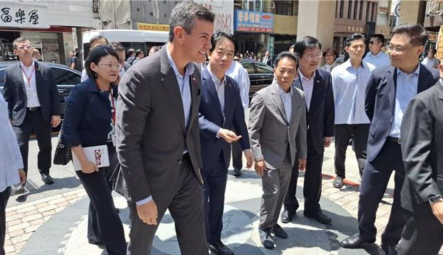 台灣新聞通訊社-陪巴拉圭總統訪南科、吃台菜 賴清德憂7800億軍購「看得到用不到」