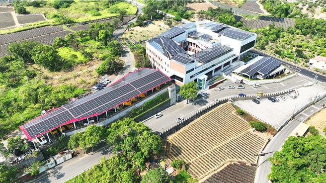 台灣新聞通訊社-高雄淨零轉型！光電智慧建築標章受理中 總獎勵40萬等你拿