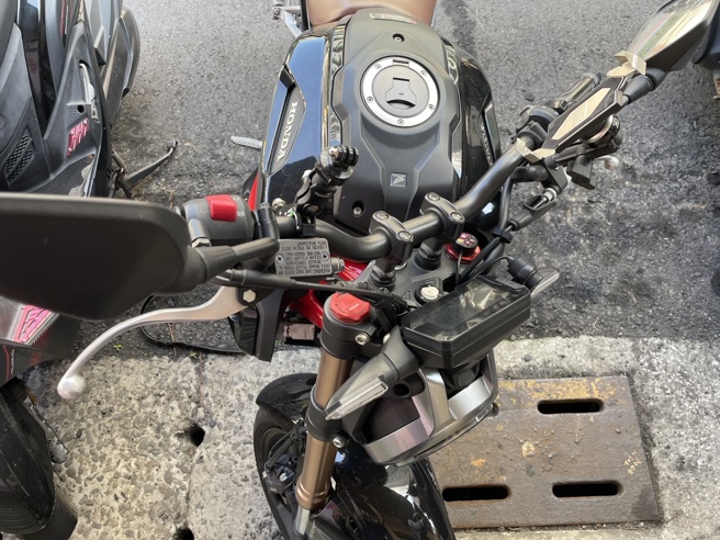 台灣新聞通訊社-機車鑰匙孔遭「口香糖」封印！ 鼓山警調監視器鎖定兇手