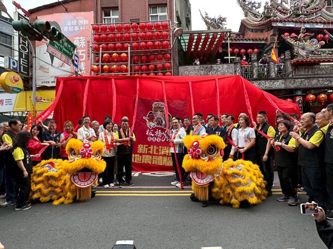 台灣新聞通訊社-板橋慈惠宮媽祖誕辰送大禮! 5感地震體驗車+資源回收車捐新北