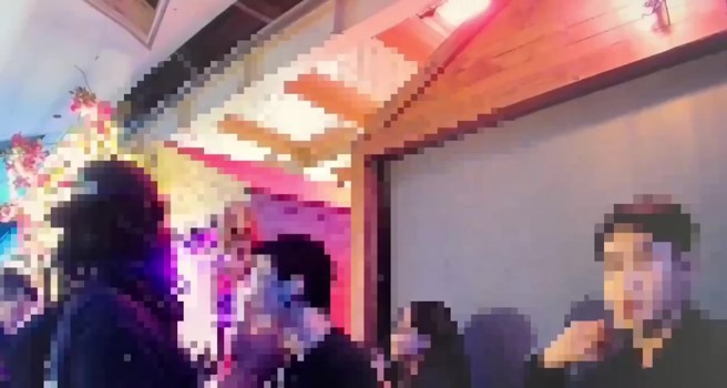 台灣新聞通訊社-酒後與女友爆口角！男子動作太大K到女路人 慘被警帶回