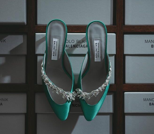 台灣新聞通訊社-Balenciaga攜手Manolo Blahnik 夏天的穿搭和餐桌都換顏色