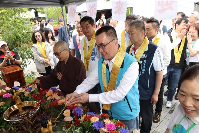 台灣新聞通訊社-永續親子市集結合浴佛 新北市府與靈鷲山攜手「惜惜地球」