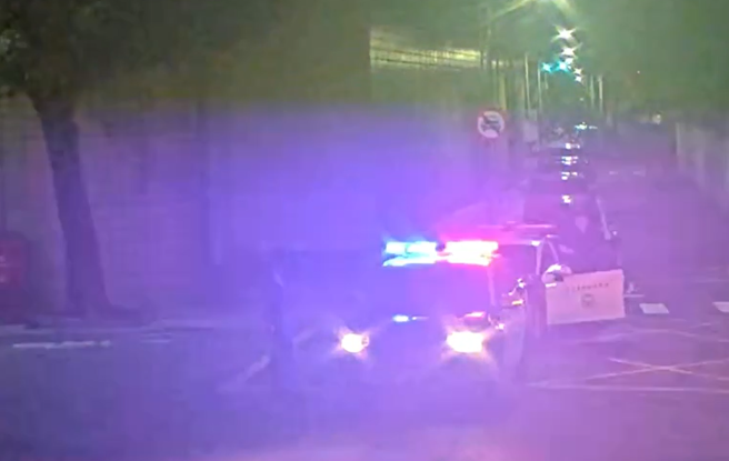 台灣新聞通訊社-新店雙煞深夜持棒羅斯福路尋仇 慘遭屋主兒持刀反殺
