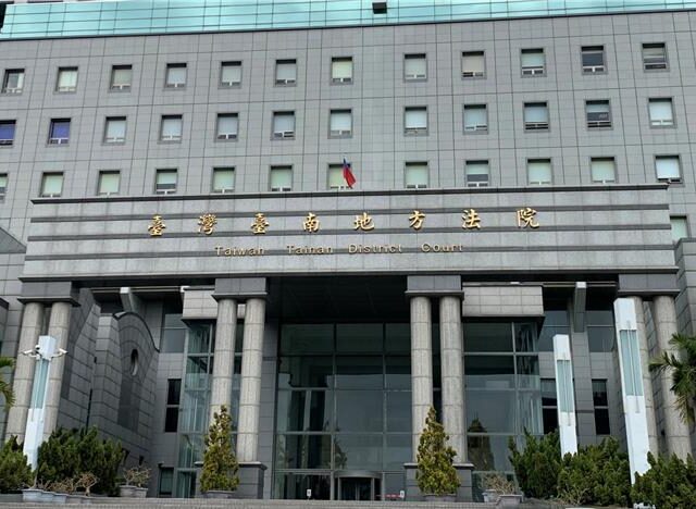 台灣新聞通訊社-警官與少女發生性行為、拍攝猥褻影像　遭停職判2年獲緩刑