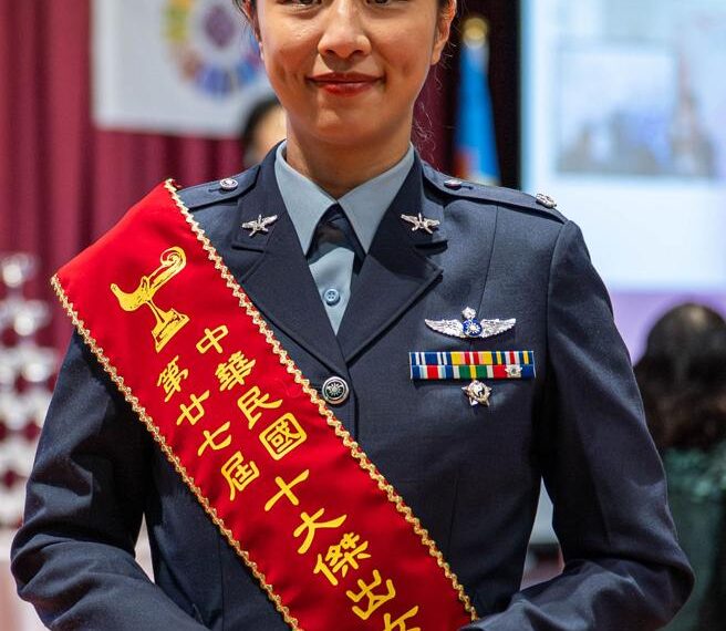 台灣新聞通訊社-謝蕓梃獲十大傑出女青年殊榮 寫下藍天榮耀