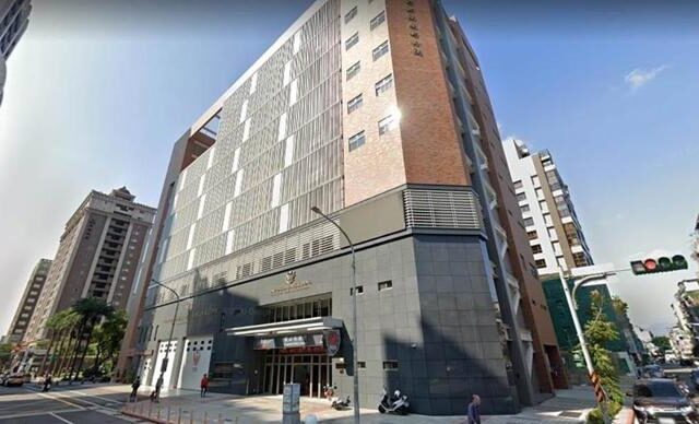 台灣新聞通訊社-休假警西門町吃燒烤爆衝突  作勢毆打外籍人士遭法辦