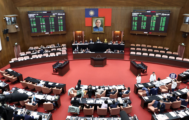 台灣新聞通訊社-美重話拖延預算是對中共讓步 媒體人「1句話」撕開雙標假面