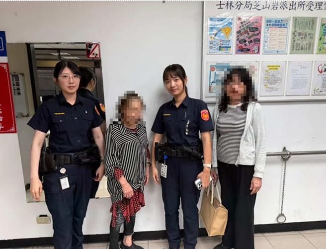 台灣新聞通訊社-失智婦深夜迷路街頭 士林女警溫馨送暖助返家