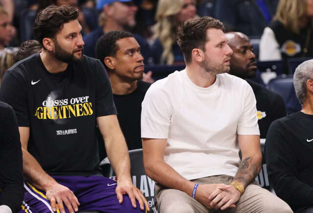 台灣新聞通訊社-NBA》不滿東契奇缺陣 傳奇摔角手開砲：白拿4600萬美元