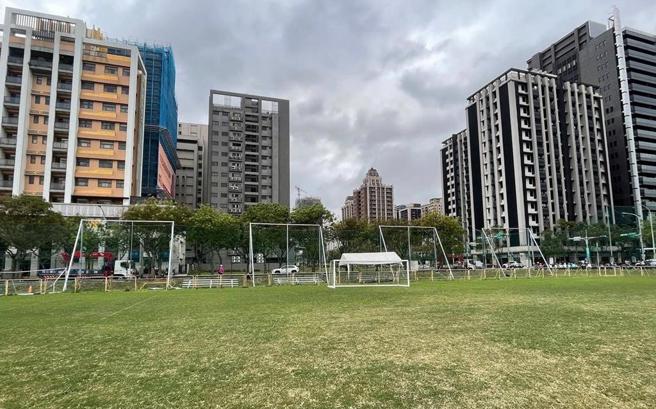 台灣新聞通訊社-青埔足球場改建國中恐釀人才外流？桃園市府回應了