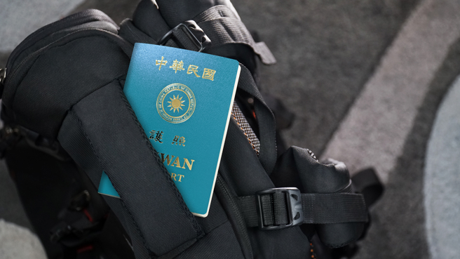 台灣新聞通訊社-台灣人出國護照常見2問題 移民官超困擾!地勤也點頭
