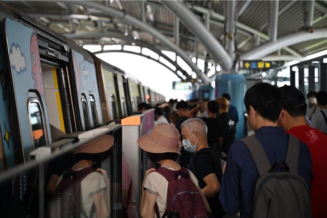 台灣新聞通訊社-11分鐘驚魂！機場捷運19列車斷電 1345名旅客受影響