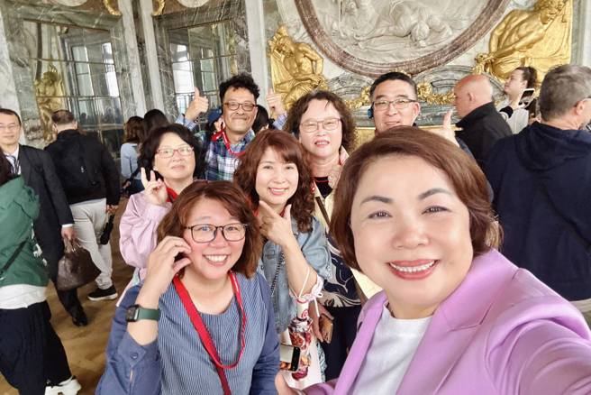 台灣新聞通訊社-一萬公里外楊瓊瓔巧遇台中鄉親 聽到親切台語口音笑回一句