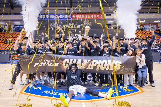 台灣新聞通訊社-SBL》裕隆完成4連霸！母親節攜手員工家庭日與體育教育