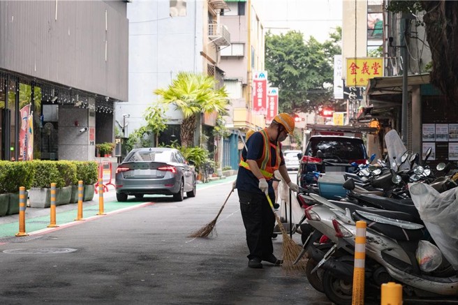 台灣新聞通訊社-北市鼠患持續大清消 環保局提醒遇死老鼠處置措施
