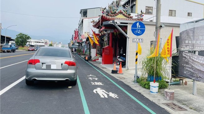 台灣新聞通訊社-台東標線人行道引民怨 停車空間被壓縮成議會焦點