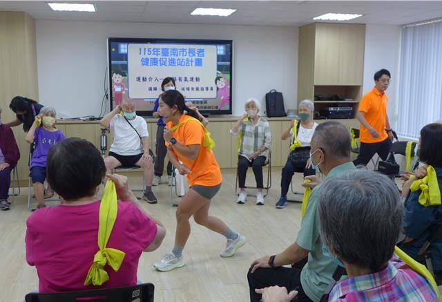 台灣新聞通訊社-台南藥師公會館化身長者健康促進站 免費提供場地辦活動
