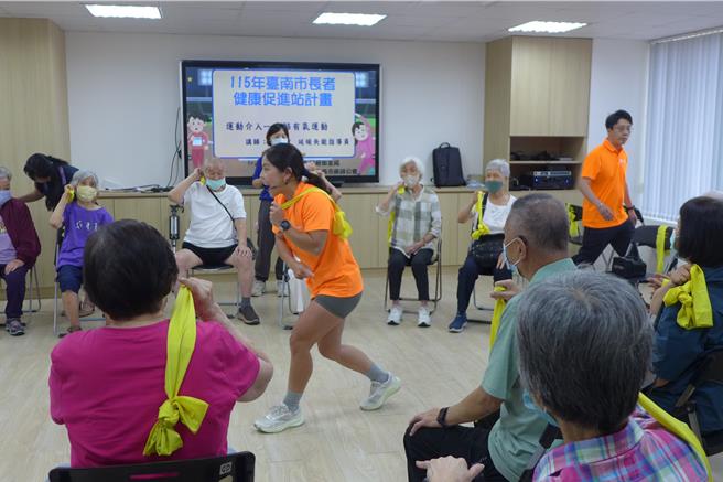 台灣新聞通訊社-台南藥師公會館化身長者健康促進站 免費提供場地辦活動
