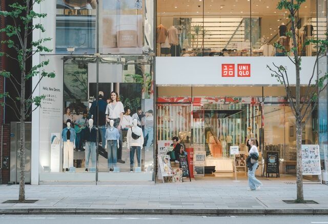台灣新聞通訊社-日本UNIQLO買褲子 「回台免費服務」曝光！常客讚：還免收據