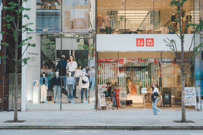 台灣新聞通訊社-日本UNIQLO買褲子 「回台免費服務」曝光！常客讚：還免收據