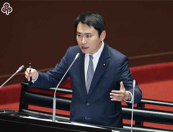台灣新聞通訊社-擔憂國防預算遭砍釀建軍漏洞 陳冠廷提三方案補足