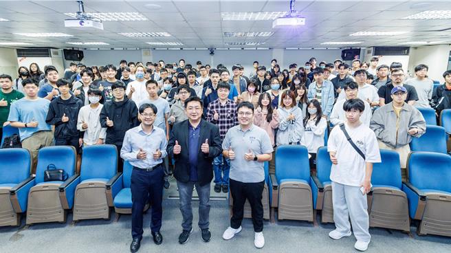 台灣新聞通訊社-科技公司捐淡大30套AI邊緣運算設備 助學生提前接軌半導體產業