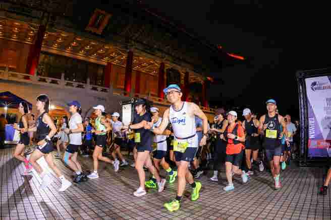 台灣新聞通訊社-近35萬人為不能跑的人而跑 日選手78.95公里賽史之最
