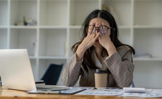 台灣新聞通訊社-工程師、醫師都輸了!全台「最賺行業」曝 近7成上班族低於平均薪資