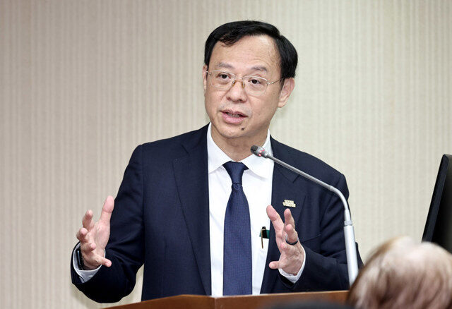 台灣新聞通訊社-石崇良喊「怕三班護病比跳票再投給賴」 鄉民炸鍋了