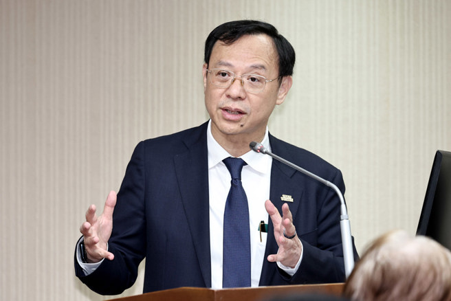 台灣新聞通訊社-石崇良喊「怕三班護病比跳票再投給賴」 鄉民炸鍋了