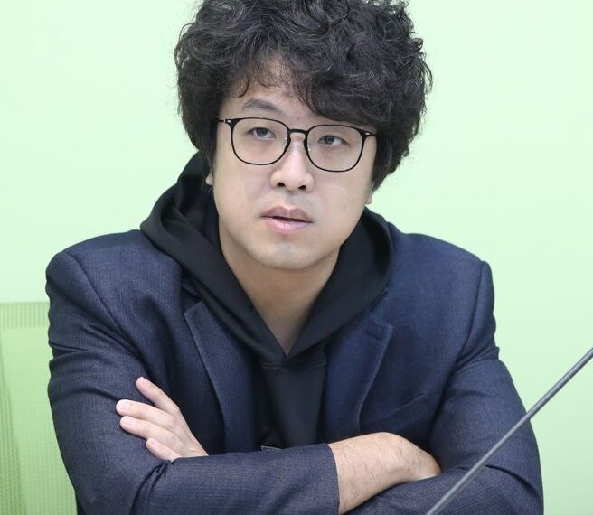 台灣新聞通訊社-民進黨13日徵召沈伯洋出戰台北市長 賴清德將親授戰旗