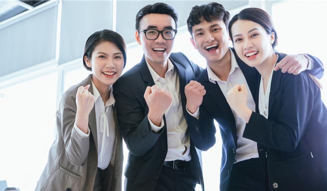 台灣新聞通訊社-月薪4萬8706元你有嗎？經常性薪資創近11年同期最大漲幅