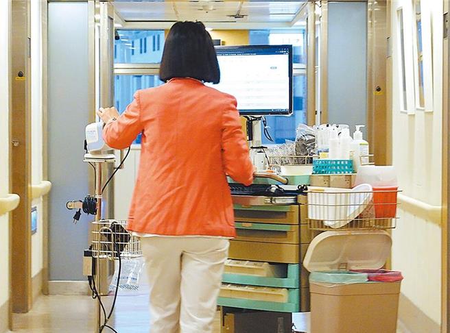 台灣新聞通訊社-台灣鬧護理人力荒 陸註冊護士破600萬人 5年增近3成
