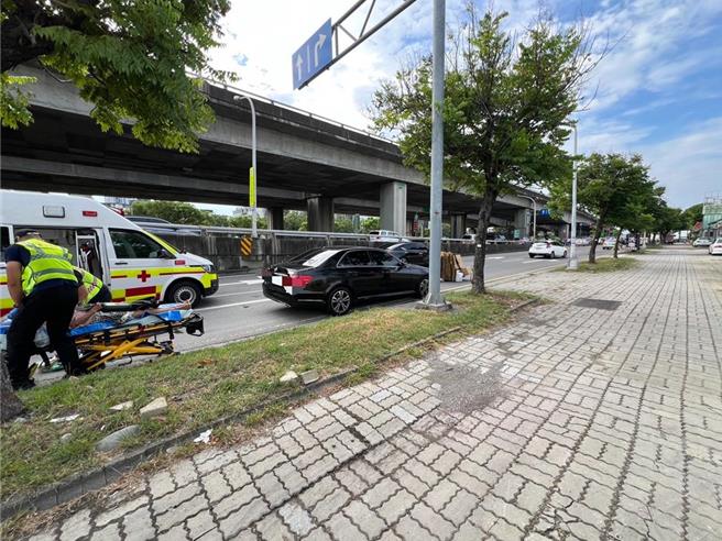 台灣新聞通訊社-吸毒還上路！台中男先撞回收婦再輾死 賠630萬喊後悔