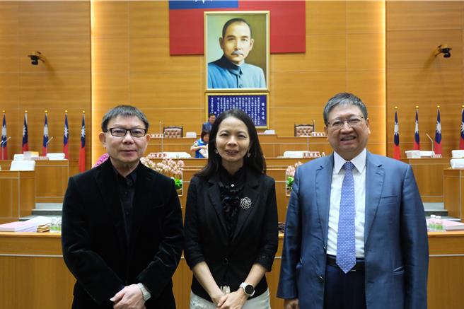 台灣新聞通訊社-新竹縣公墓遷葬卡關16年 議員促縣府加速解方